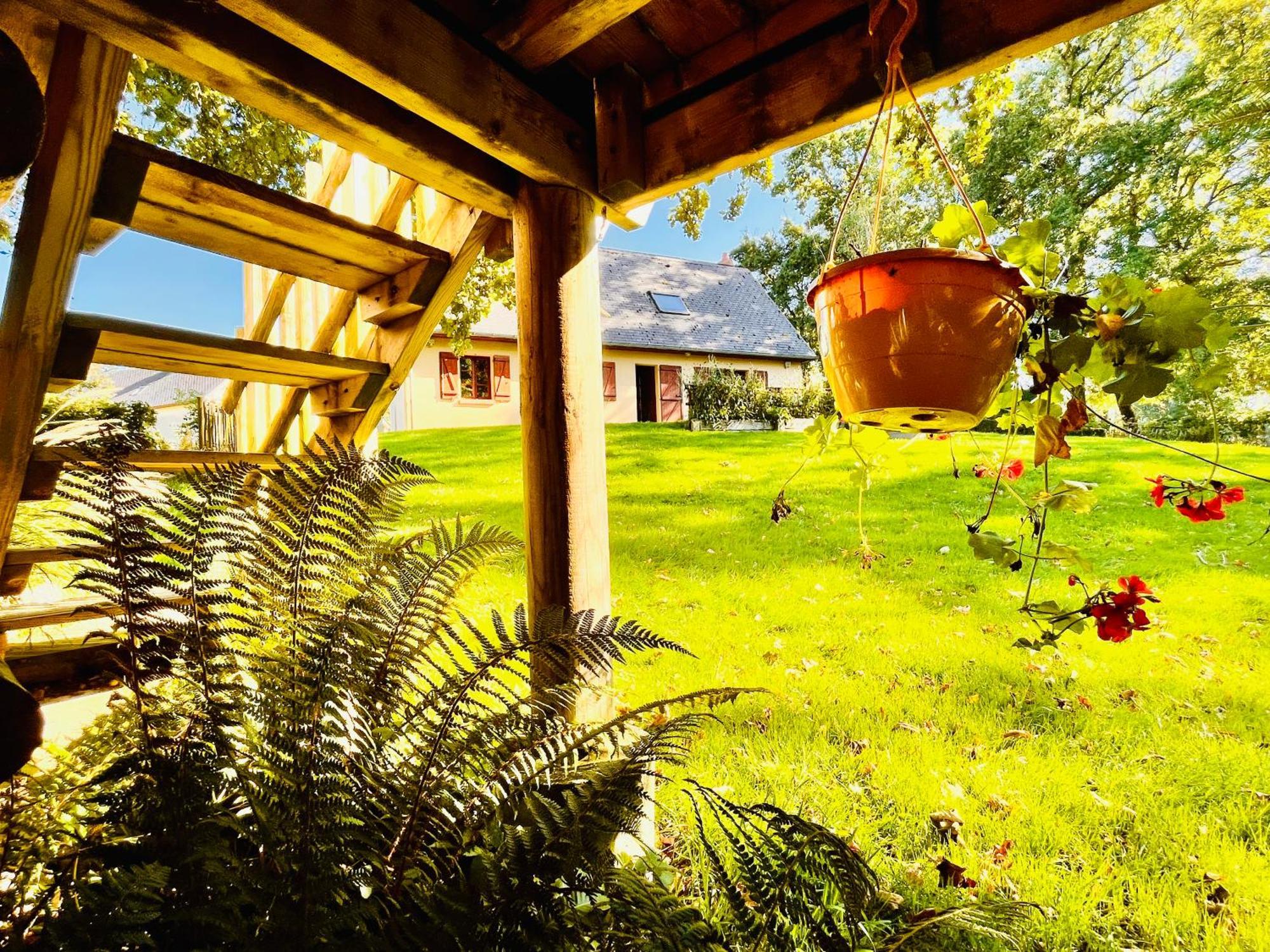 La Cabane Perchee Du Trappeur Écrainville Eksteriør bilde