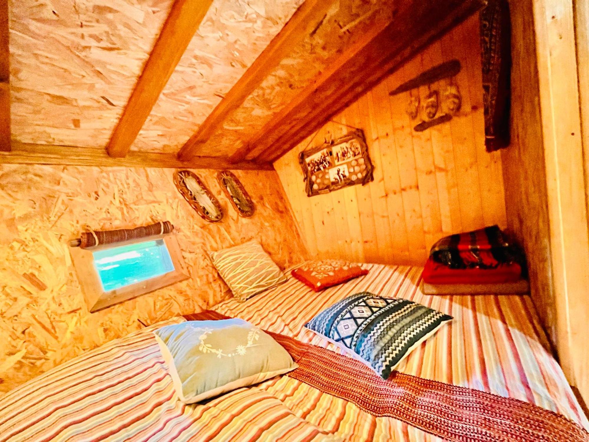 La Cabane Perchee Du Trappeur Écrainville Eksteriør bilde