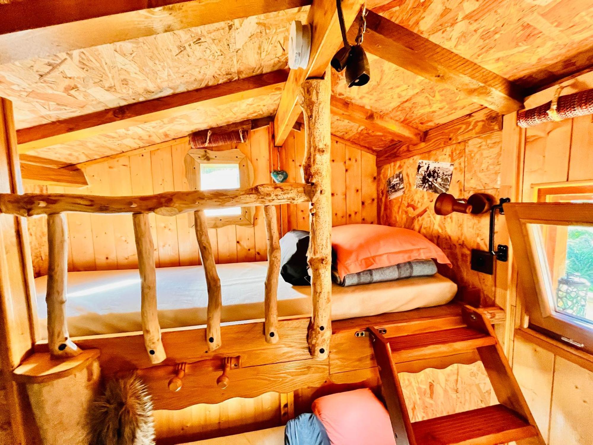La Cabane Perchee Du Trappeur Écrainville Eksteriør bilde
